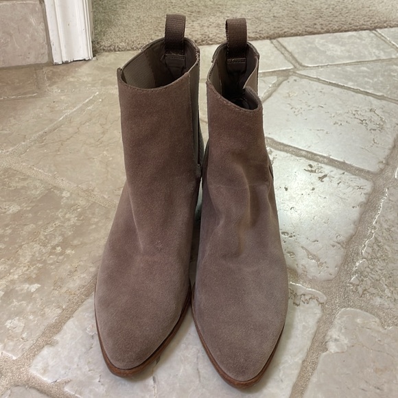 Dolce Vita suede ankle boots - Picture 2 of 6